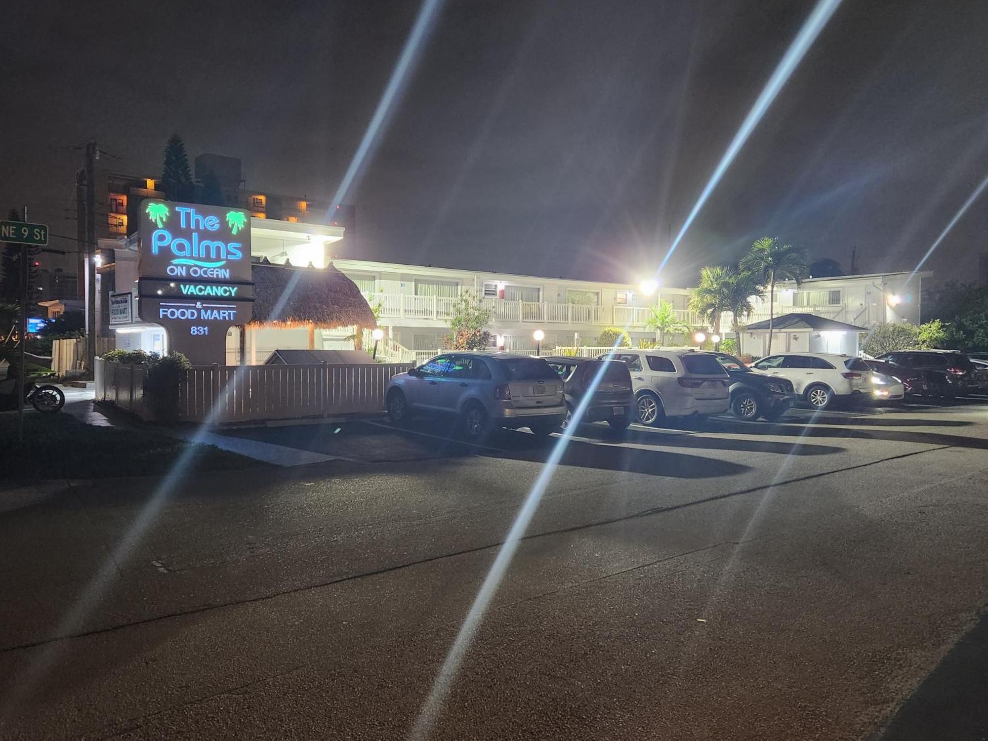 The Palms On Ocean Motel Pompano Beach Exterior photo