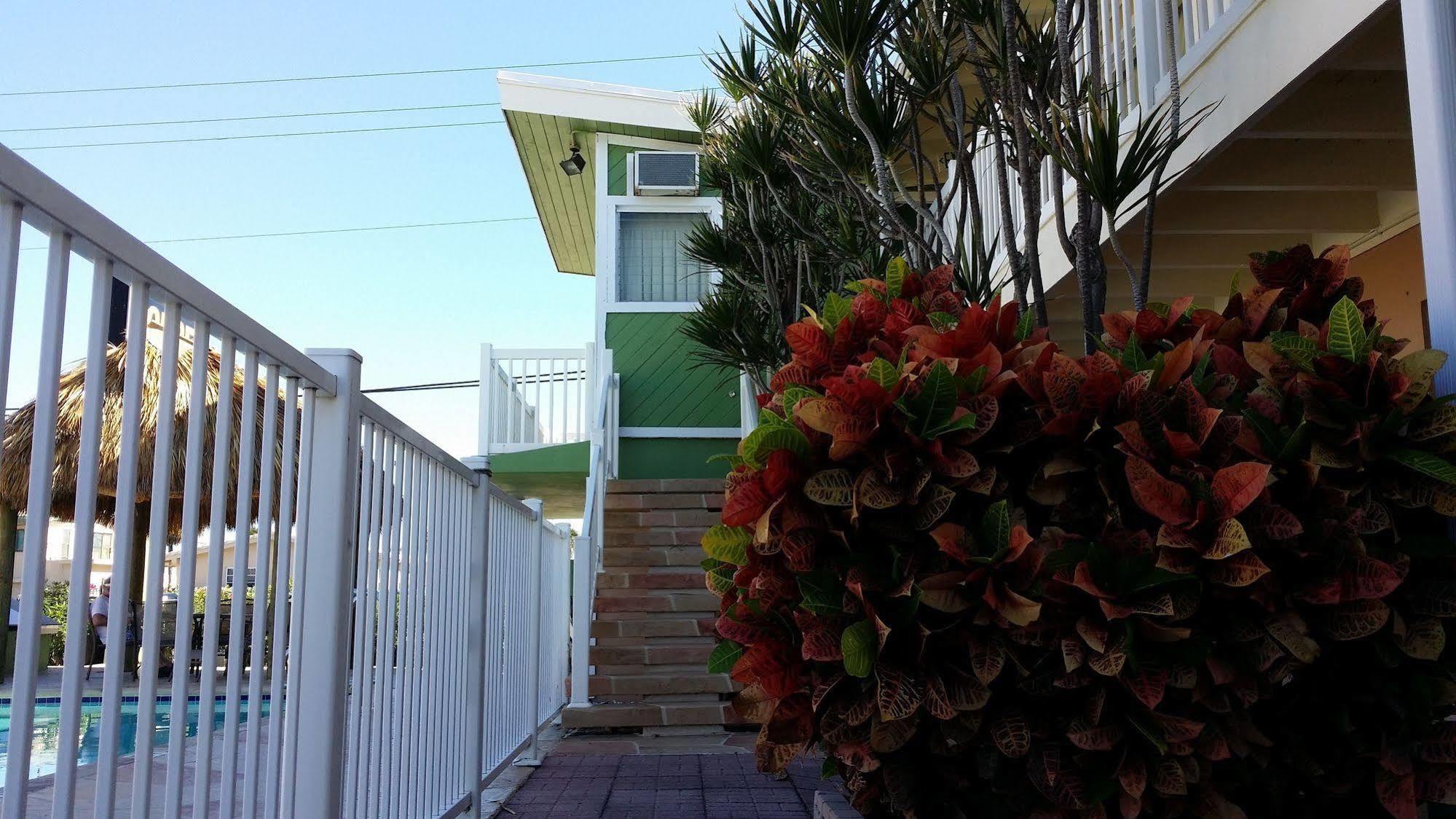The Palms On Ocean Motel Pompano Beach Exterior photo